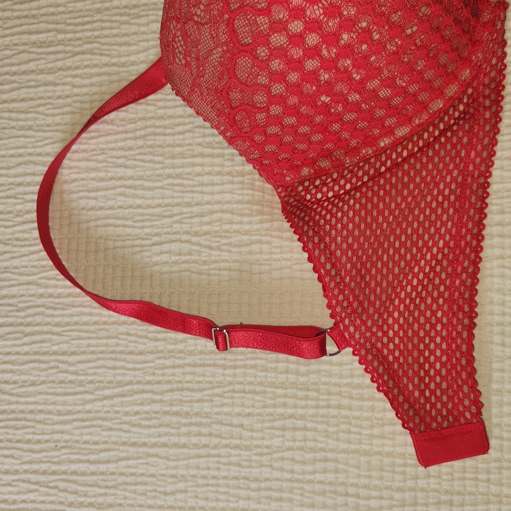 Victoria's Secret Very Sexy push-up bra, 36DDD, red - Picture 5 of 6